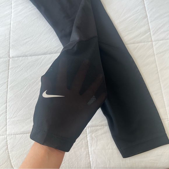 Nike Women’s Black‎ Leggings Size Medium - Picture 4 of 7